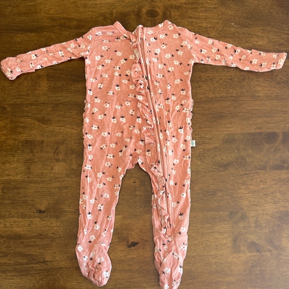 NB Posh Peanut ruffle footie